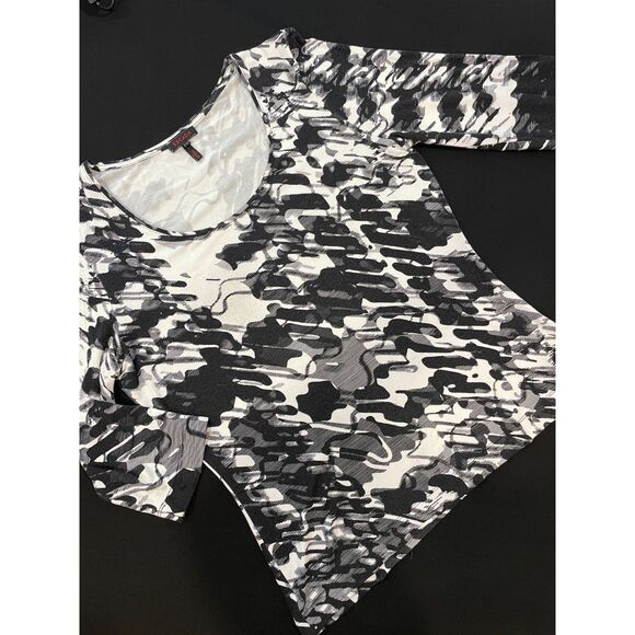 Escada Tops - ~ Escada Top 42 US 10/12 Knit Shirt Short Sleeve Gold Logo Scoop ViscoseElastane